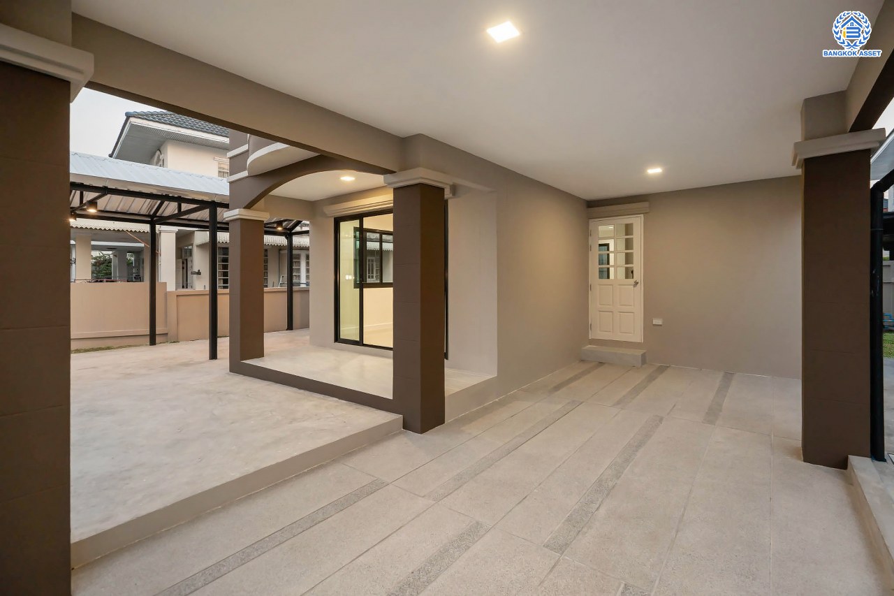 บ้านมือสองตกแต่งใหม่ โครงการ มณีรินทร์ รัตนาธิเบศร์ แบรนด์ Property Perfect เนื้อที่ 54.2 ตร.ว. ฟังก์ชัน 3 ห้องนอน 2 ห้องน้ำ จอดรถได้ 2 คัน บนทำเลศักยภาพ เชื่อมต่อทั้ง ถนนรัตนาธิเบศร์ และถนนราชพฤกษ์ ใจกลาง 2 เซ็นทรัลฯ ใกล้ทางด่วน "งามวงศ์วาน" และรถไฟฟ้า "สถานีบางรักน้อยท่าอิฐ"